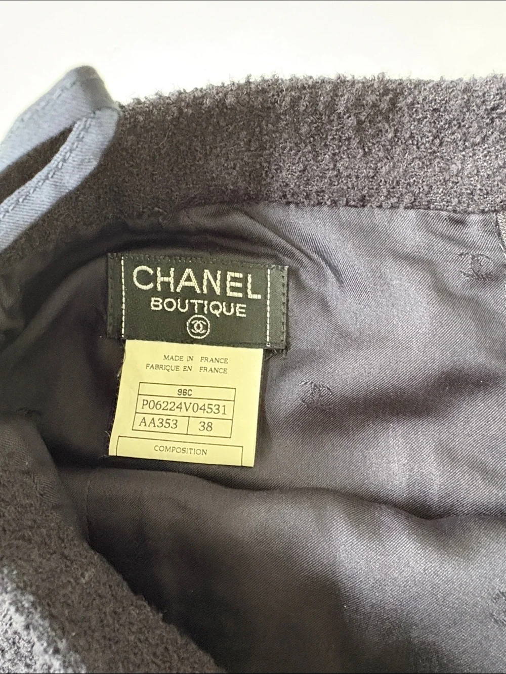 CHANEL Vintage Navy Bouclé Pencil Skirt - Cruise 1996